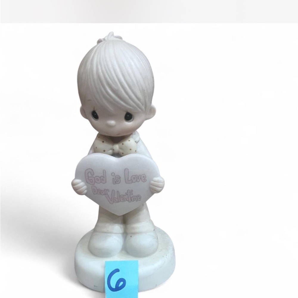 Precious Moments ‘God is Love Dear Valentine’ figurine in good condition